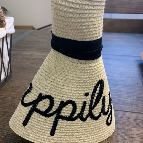 Bride To Be Gift Basket - NEW! - Picture 4 of 16